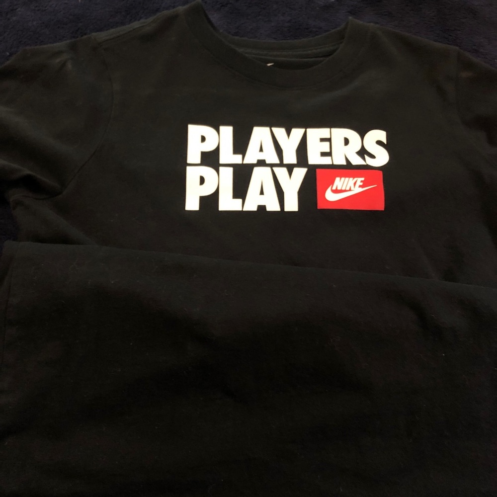NIKE Shirt